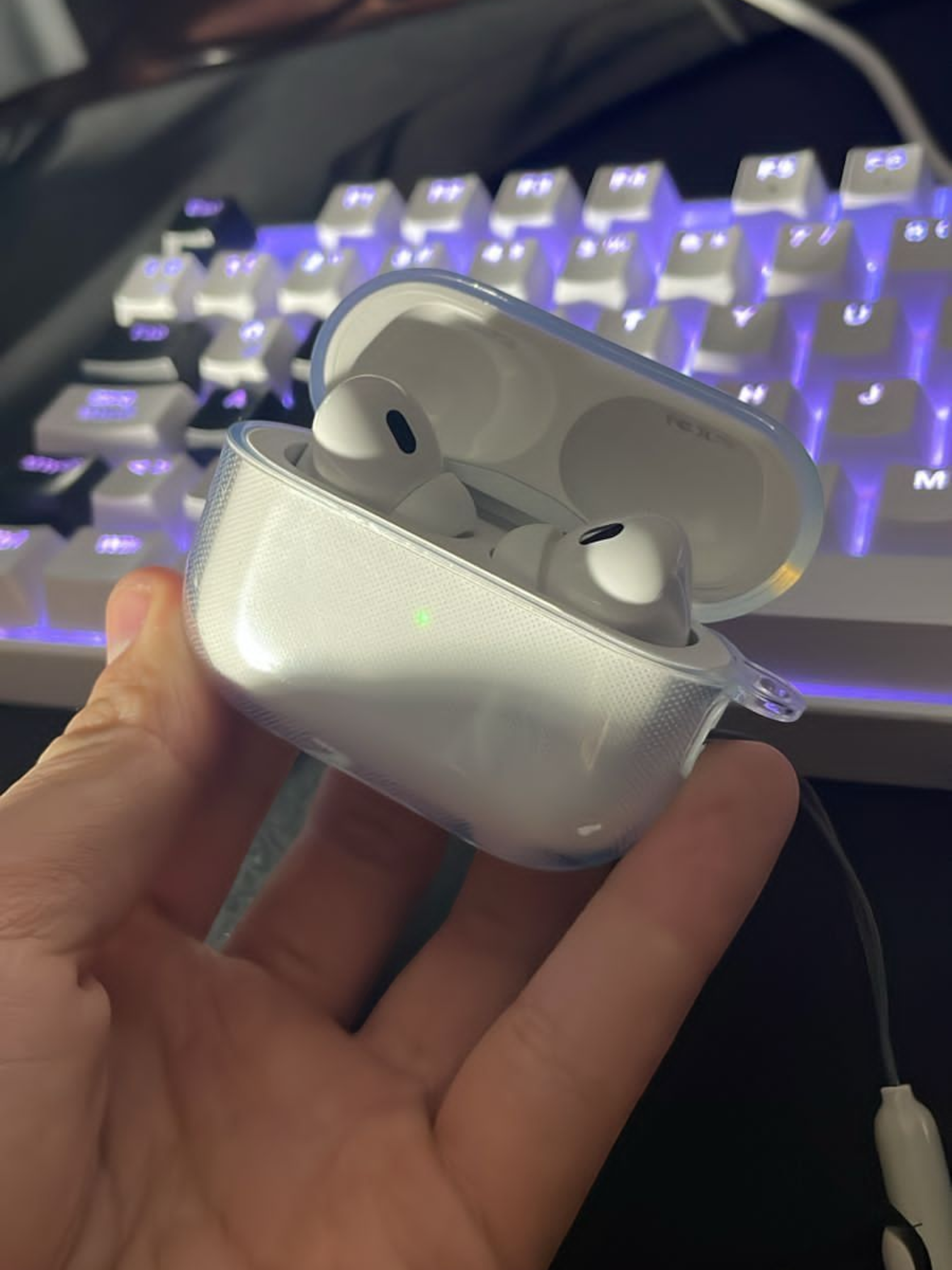 Review by Benjamín R